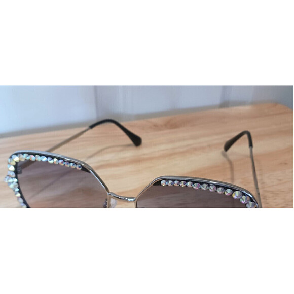 Decorative Framed Sunglasses In Light Gray - Picture 5 of 5